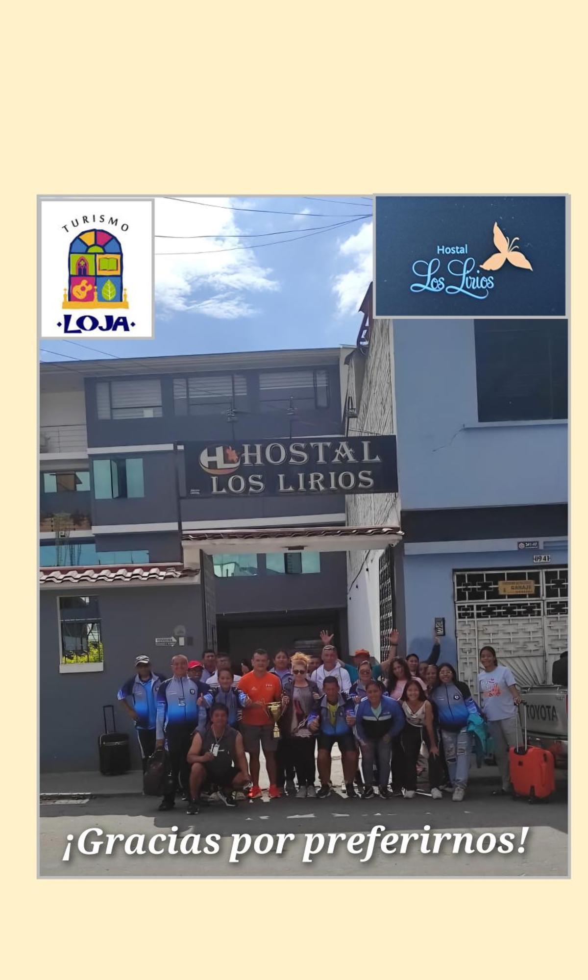 Hostal Los Lirios Loja Bagian luar foto